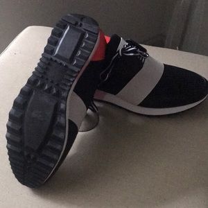 Steve Madden Antics Sneakers